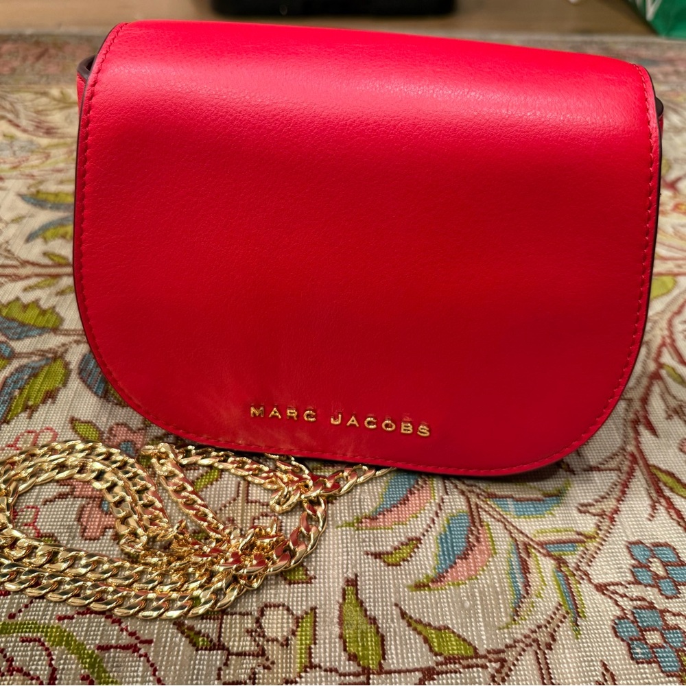 Marc Jacobs Vibrant Red Crossbody Bag with Gold Chain